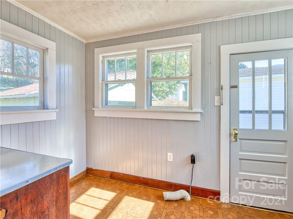 625 Ratcliff Cove Road Waynesville, NC 28786 - Photo 19 of 26 Gallery Image 19