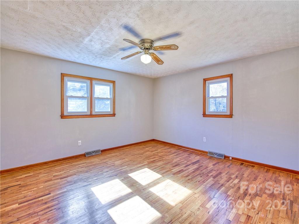 625 Ratcliff Cove Road Waynesville, NC 28786 - Photo 24 of 26 Gallery Image 24