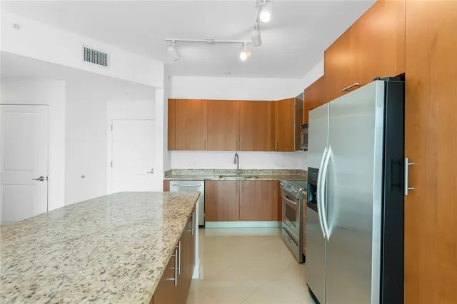 $2,750 | 1945 South Ocean Drive, Unit 307, Hallandale Beach, FL 33009