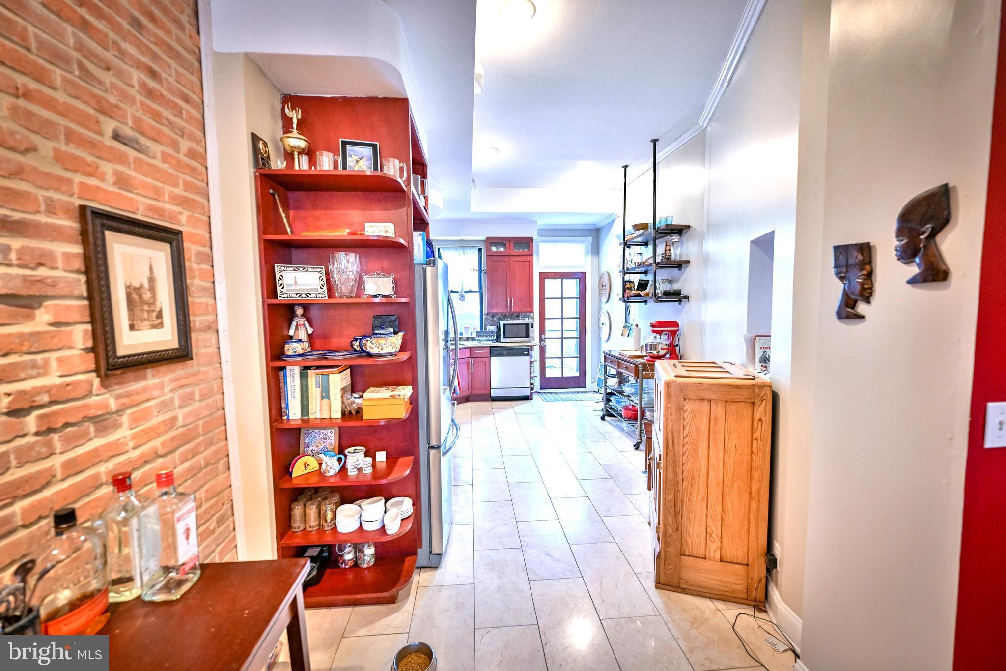 240 Wilson Street Baltimore, MD 21217 - Photo 18 of 63 Gourmet kitchen