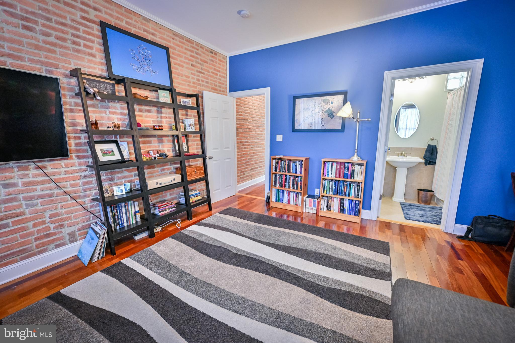 240 Wilson Street Baltimore, MD 21217 - Photo 26 of 63 2nd level front primary bedroom