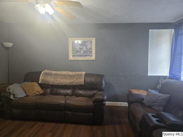 1541 Elm Street Hamilton, IL 62341 - Photo 6 of 31 a living room with furniture and a couch