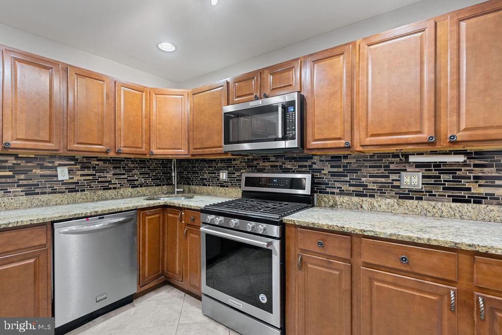 8605 Perth Lane Clinton, MD 20735 - Photo 6 of 43