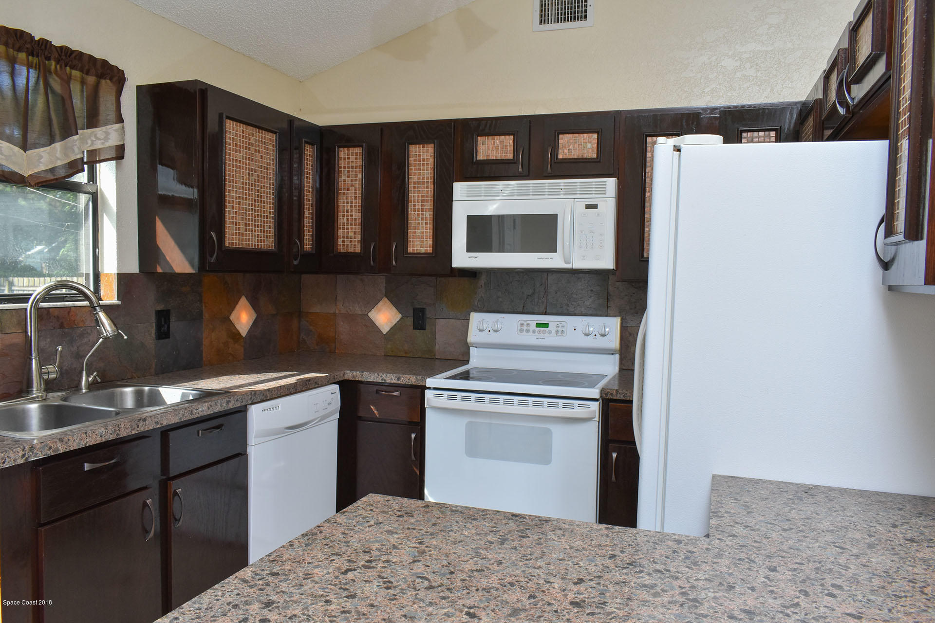 1182 Terry Road Southeast Palm Bay, FL 32909 - Photo 3 of 22 Kitchen