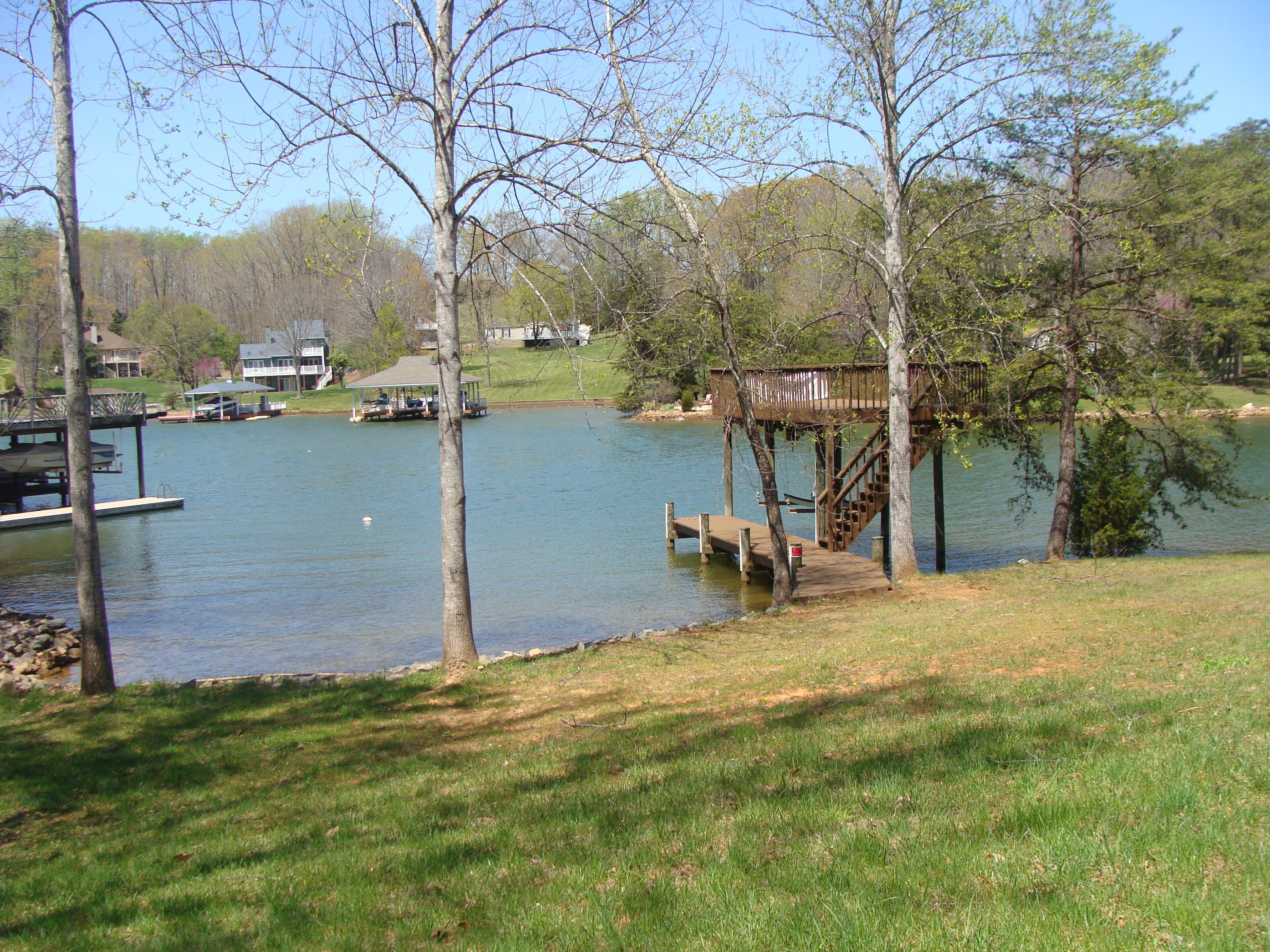 1811 Cutlass Road Moneta, VA 24121 - Photo 28 of 33 Back Yard