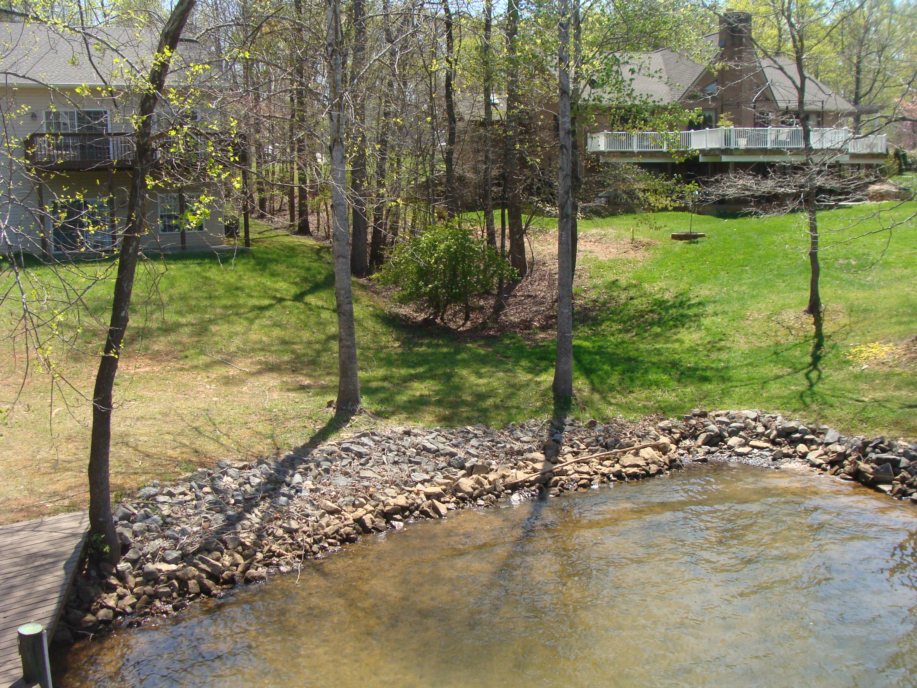 1811 Cutlass Road Moneta, VA 24121 - Photo 31 of 33 Private Waterfront Area