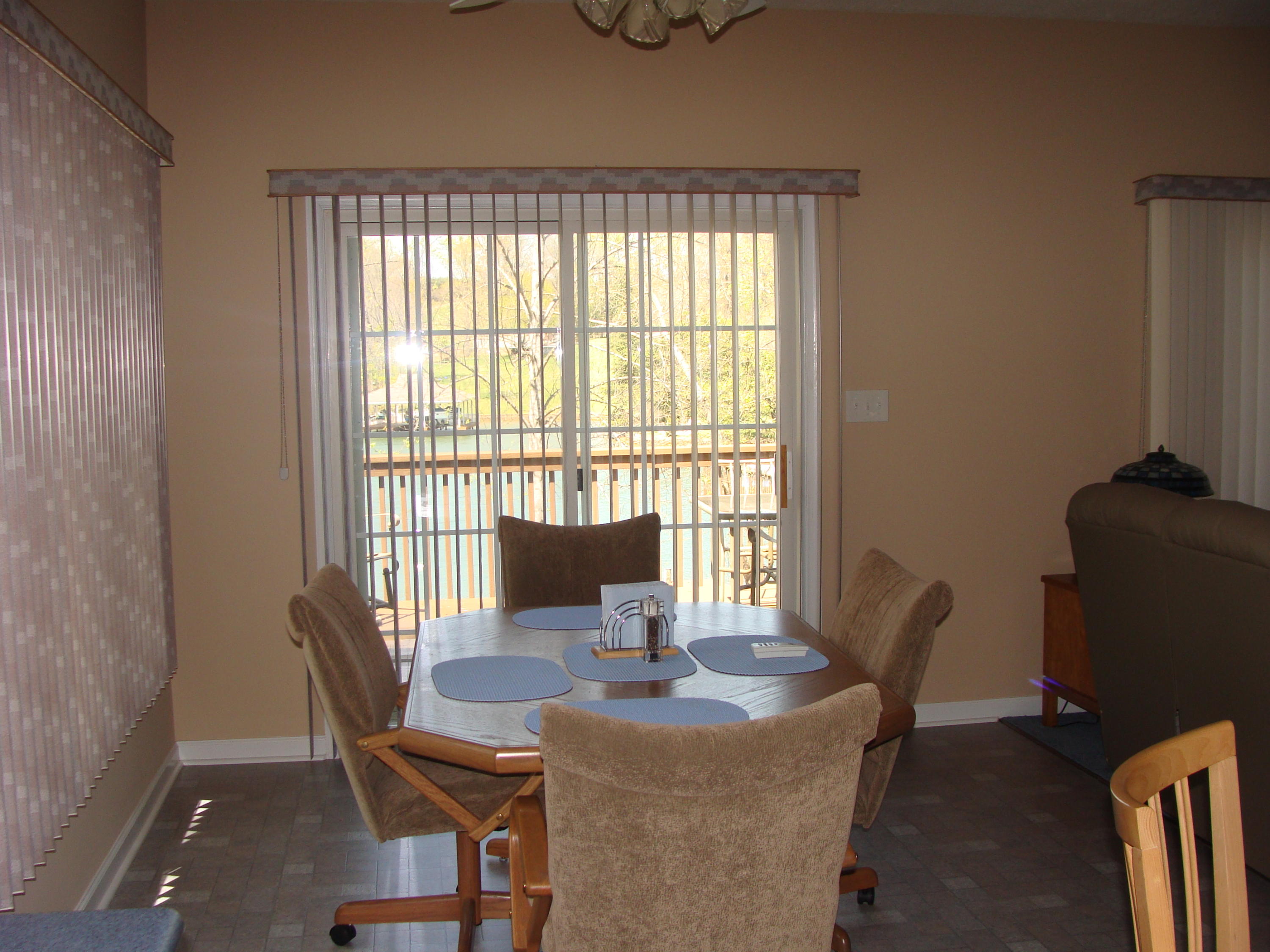 1811 Cutlass Road Moneta, VA 24121 - Photo 6 of 33 Dining Area