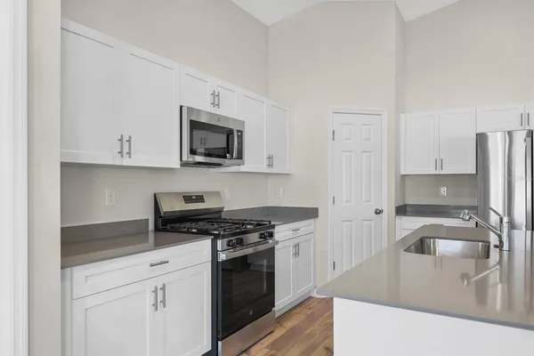 $2,550 | 12774 Canter Call Road, Lithia, FL 33547
