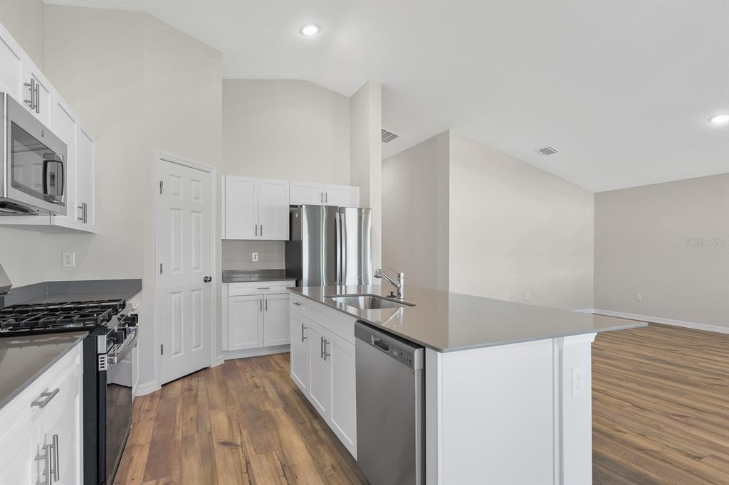 12774 Canter Call Road Lithia, FL 33547 - Photo 7 of 35