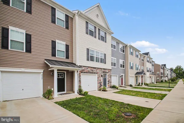 $2,600 | 2525 Drake Lane, Fredericksburg, VA 22408