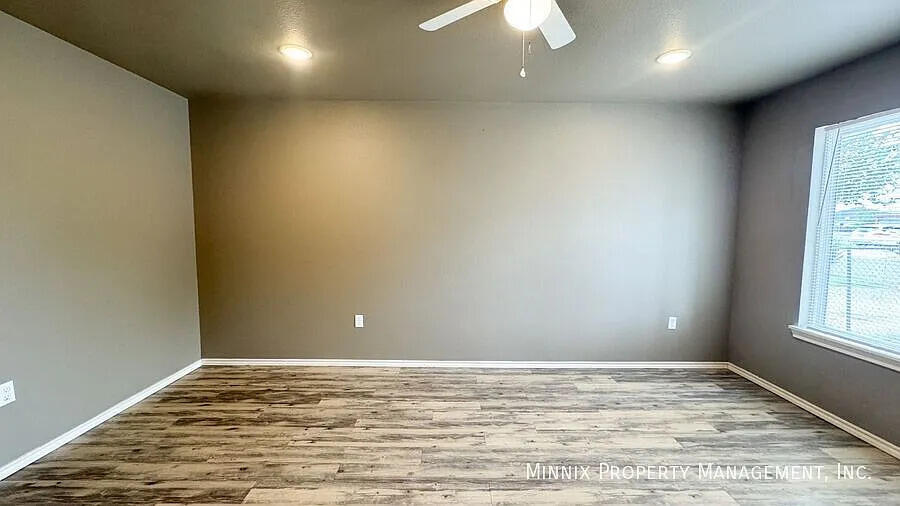 517 44th Street Lubbock, TX 79404 - Photo 3 of 10 a view of a room with window