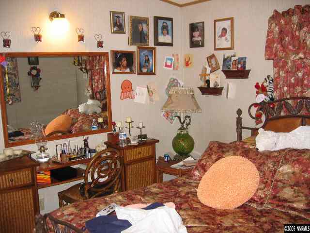 17810 Fantail Circle Reno, NV 89508 - Photo 8 of 9 a view of a workspace with furniture