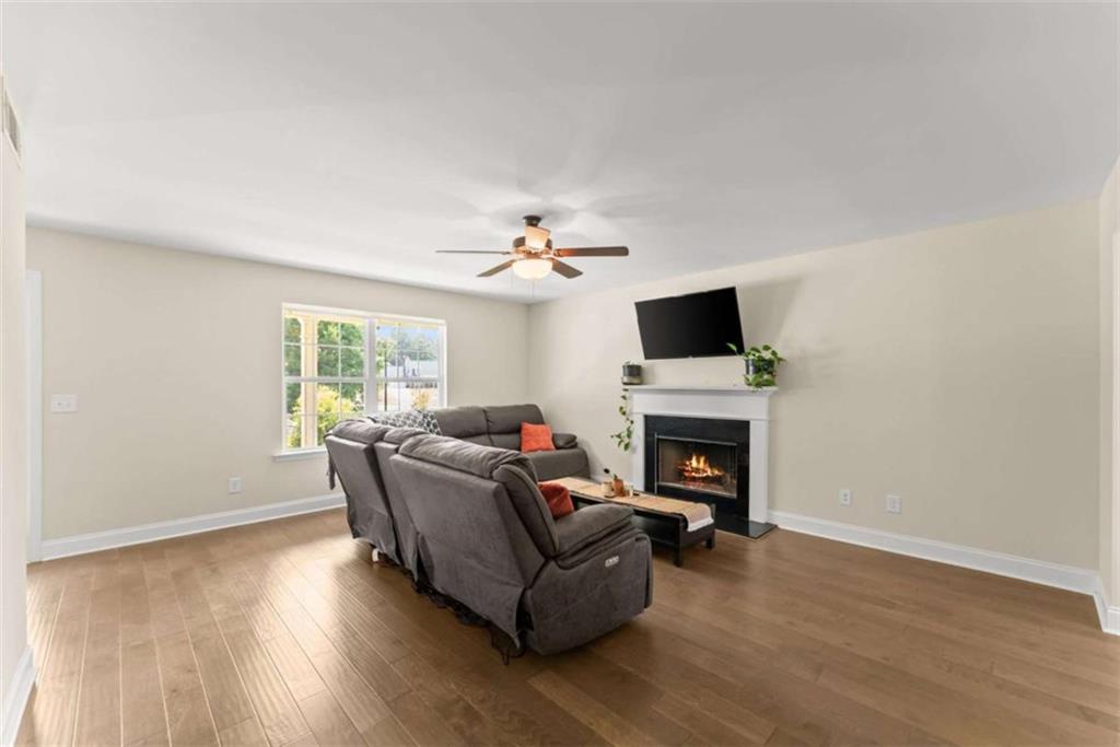 5442 Stepstone Way Gainesville, GA 30506 - Photo 8 of 48