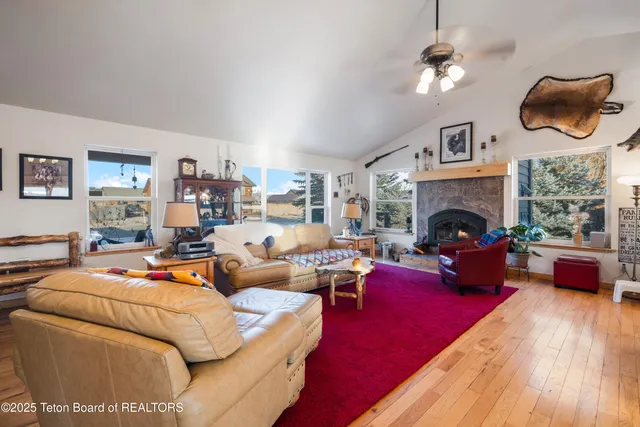 $710,000 | 330 Meadowood Street, Pinedale, WY 82941