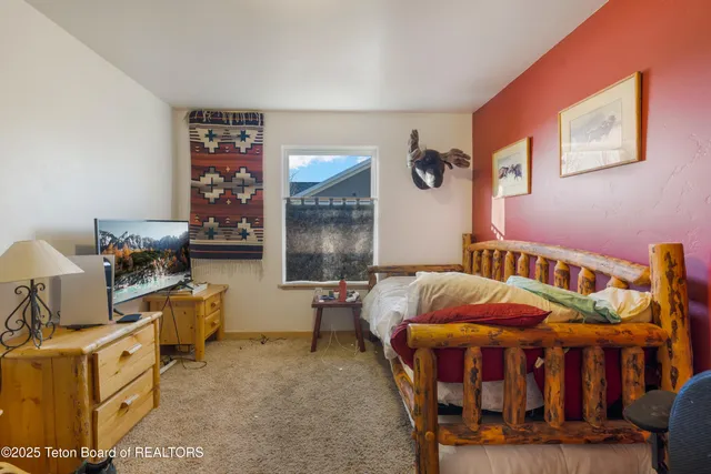 $710,000 | 330 Meadowood Street, Pinedale, WY 82941