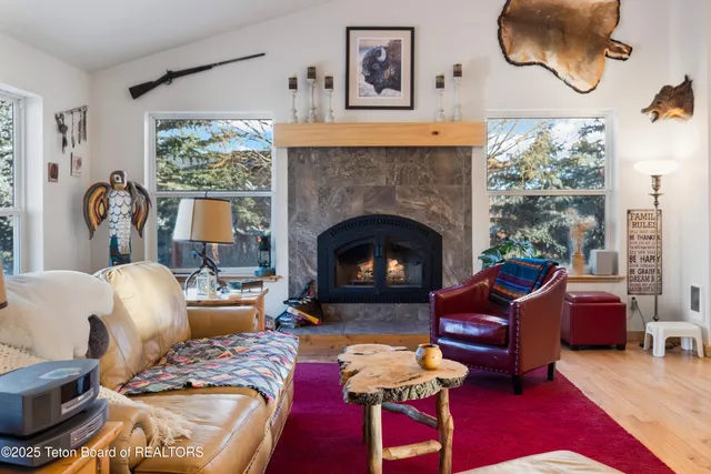 $710,000 | 330 Meadowood Street, Pinedale, WY 82941