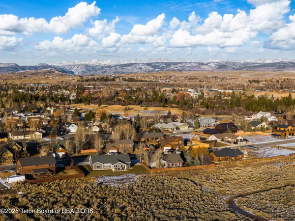 $710,000 | 330 Meadowood Street, Pinedale, WY 82941
