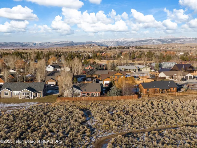 $710,000 | 330 Meadowood Street, Pinedale, WY 82941