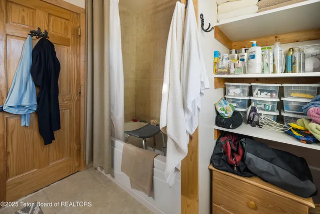 $710,000 | 330 Meadowood Street, Pinedale, WY 82941