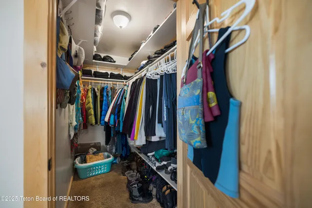 $710,000 | 330 Meadowood Street, Pinedale, WY 82941