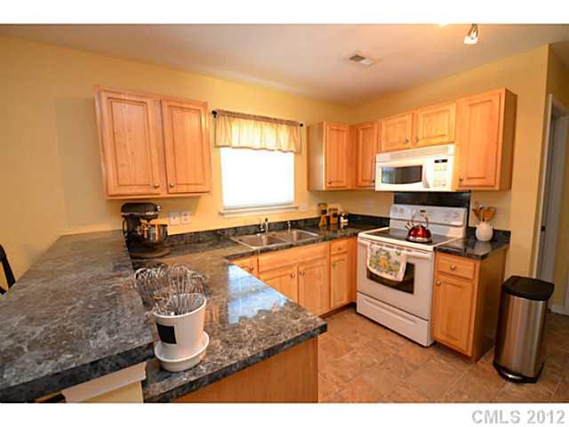 1019 Valley Ridge Road Charlotte, NC 28214 - Photo 4 of 16