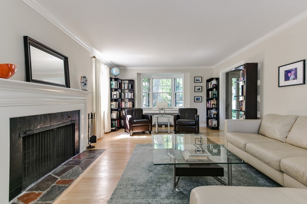 30 Thackeray Road Wellesley, MA 02481 - Photo 3 of 29 Gallery Image 3