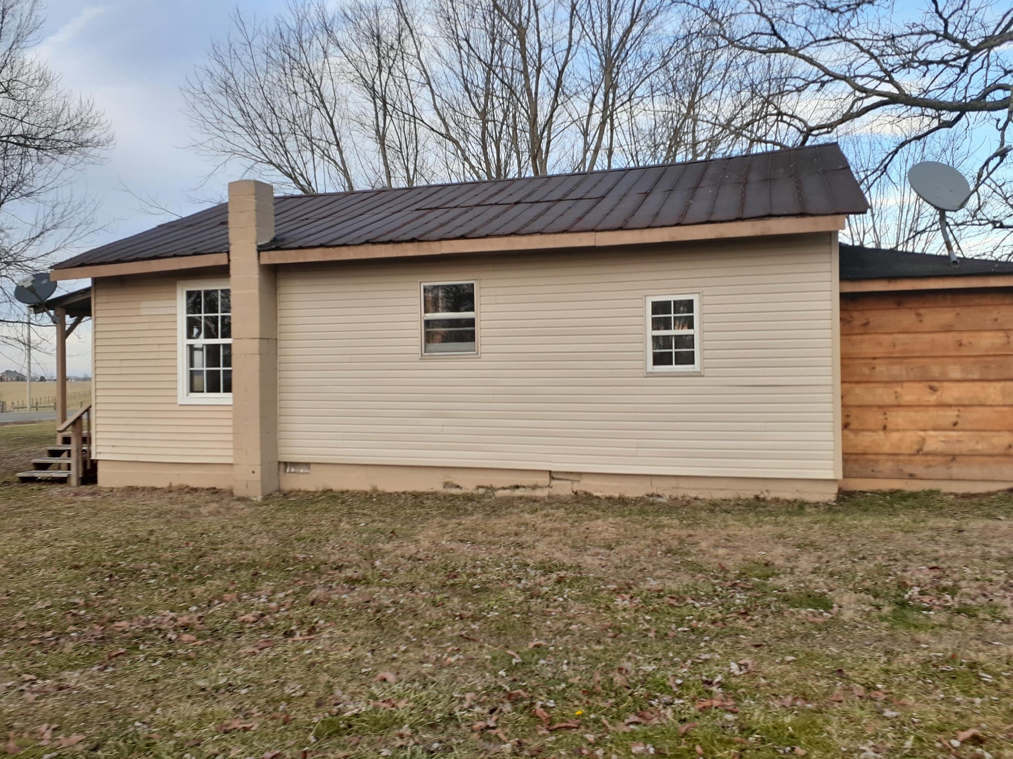 1995 Clarkrange Monterey Highway Monterey, TN 38574 - Photo 12 of 14 a backyard of a house