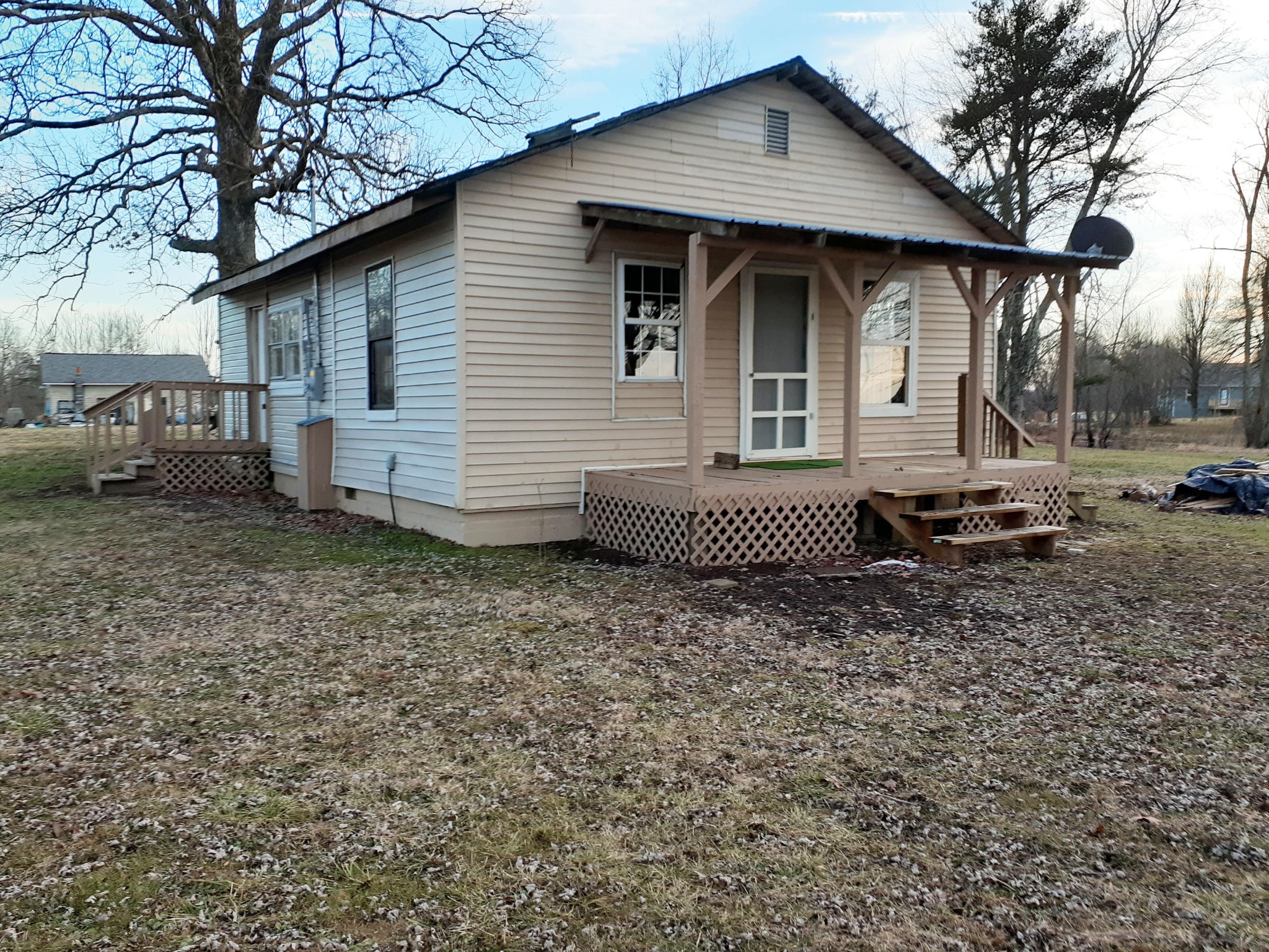 1995 Clarkrange Monterey Highway Monterey, TN 38574 - Photo 2 of 14 a view of a house with a yard and sitting area