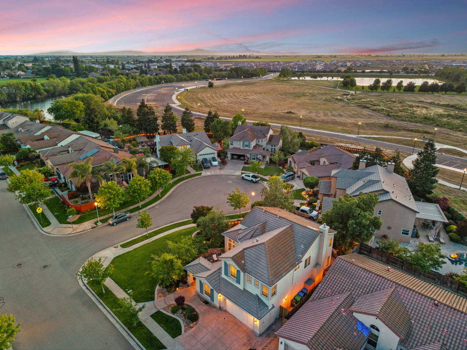 2227 Heavenly Way Lodi, CA 95242 - Photo 2 of 62 Located on a cul-de-sac corner - lots of fun happens here!