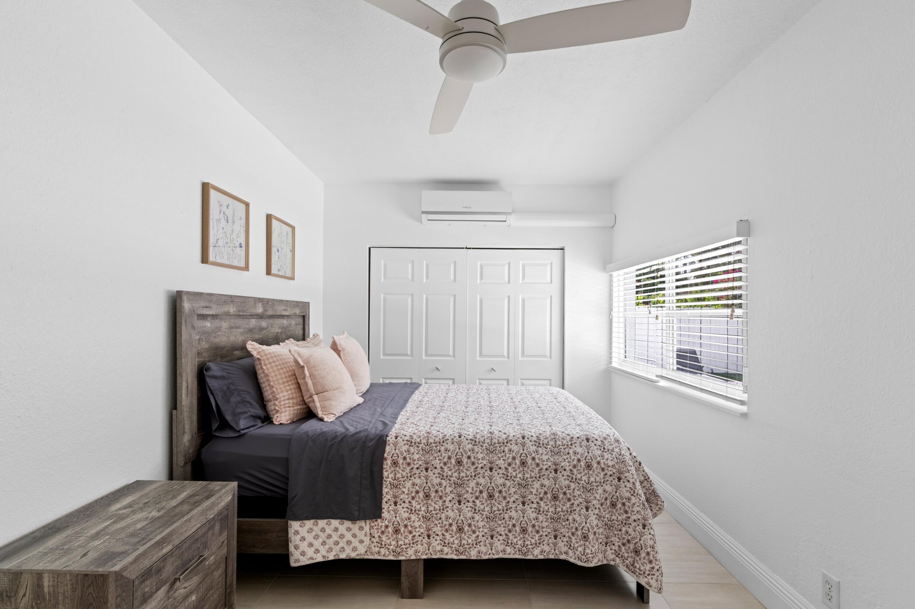 124 Oregon Lane Boca Raton, FL 33487 - Photo 15 of 39 Bedroom 3