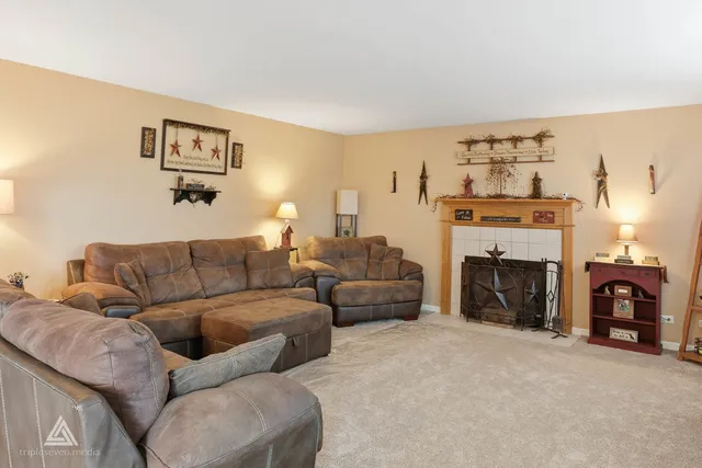 $395,000 | 10828 Braemar Parkway, Huntley, IL 60142