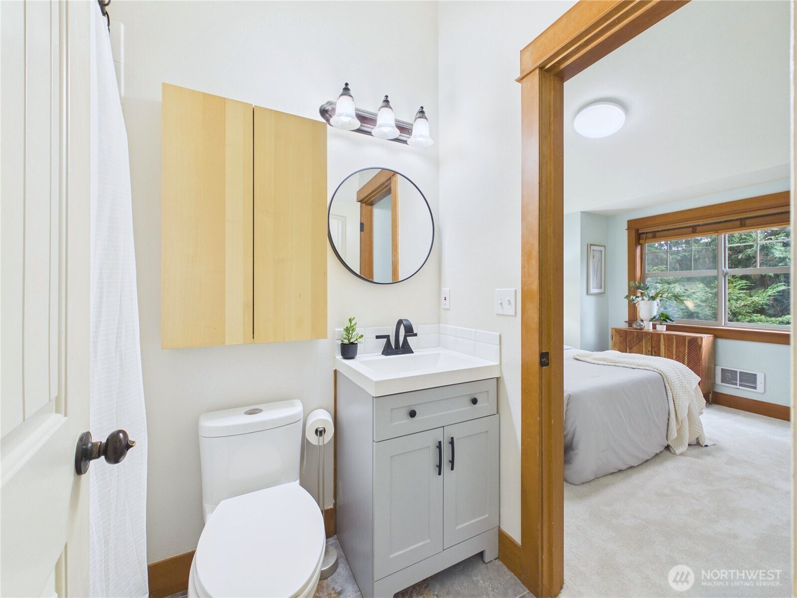 741 North 94th Street, Unit B Seattle, WA 98103 - Photo 27 of 32