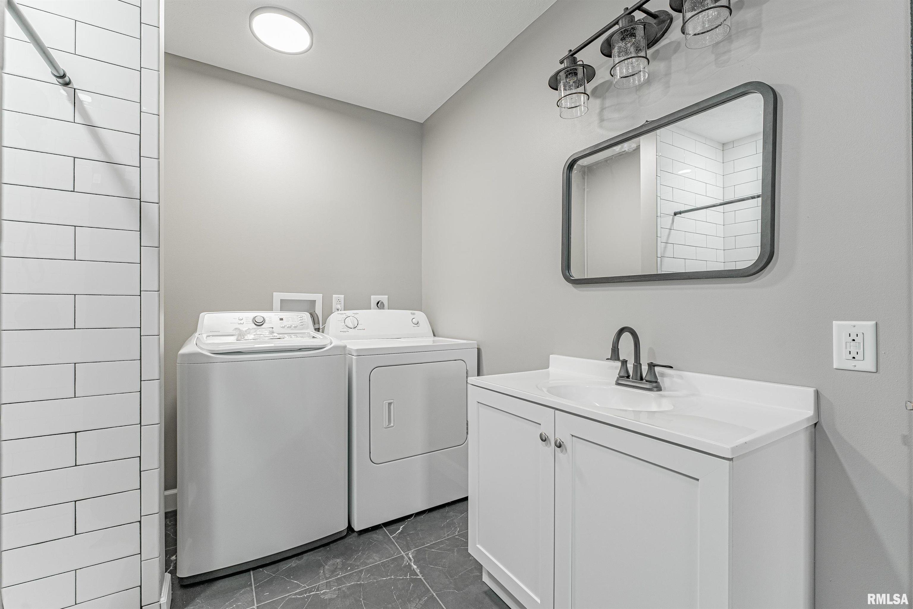 514 North Kickapoo Street Lincoln, IL 62656 - Photo 13 of 23 Gallery Image 13