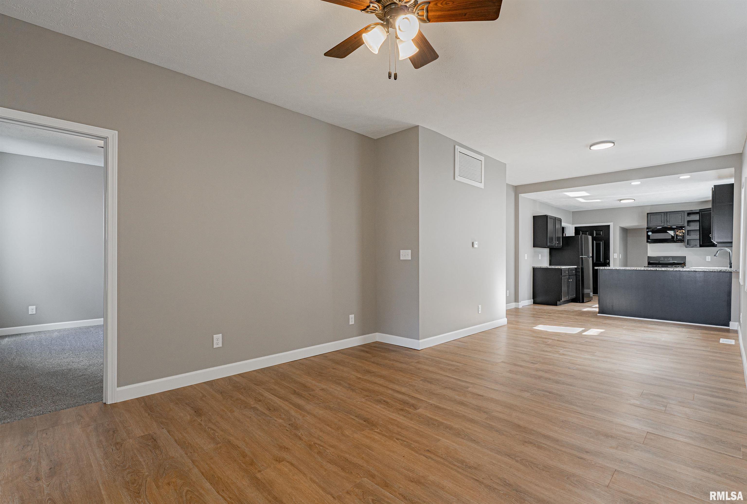 514 North Kickapoo Street Lincoln, IL 62656 - Photo 3 of 23 Gallery Image 3