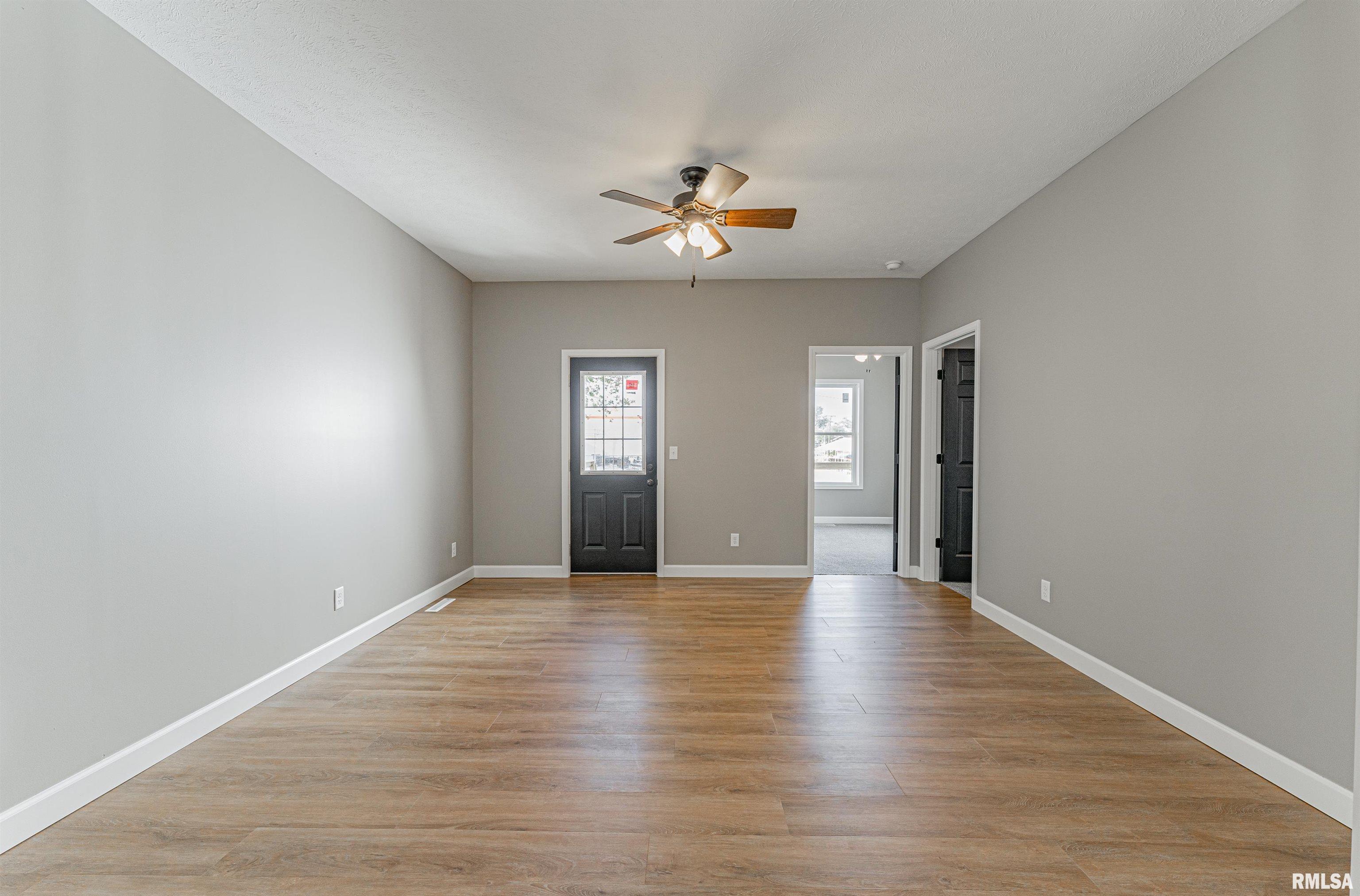 514 North Kickapoo Street Lincoln, IL 62656 - Photo 4 of 23 Gallery Image 4