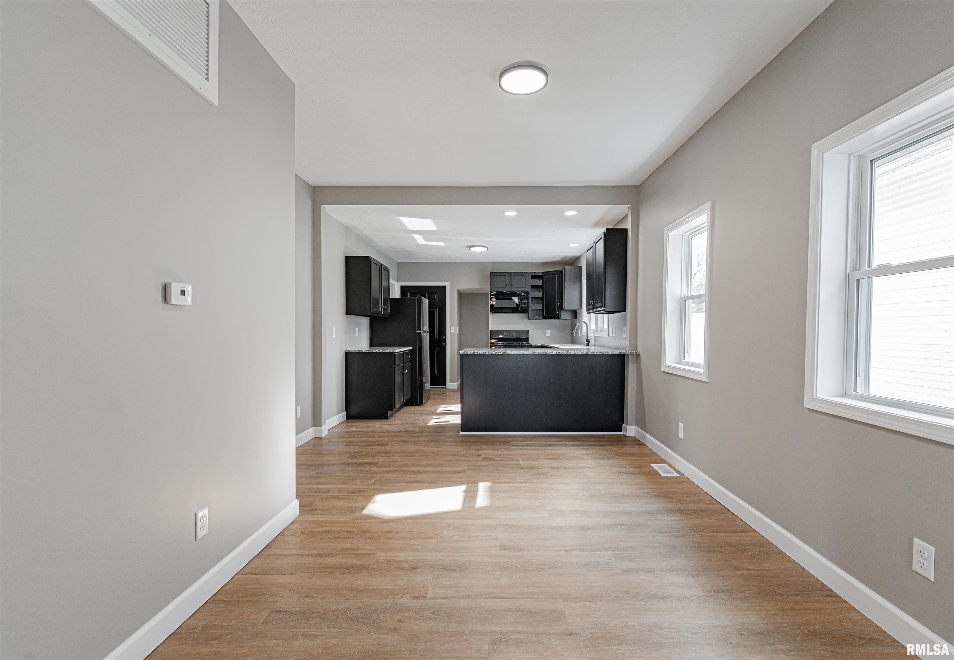 514 North Kickapoo Street Lincoln, IL 62656 - Photo 5 of 23 Gallery Image 5