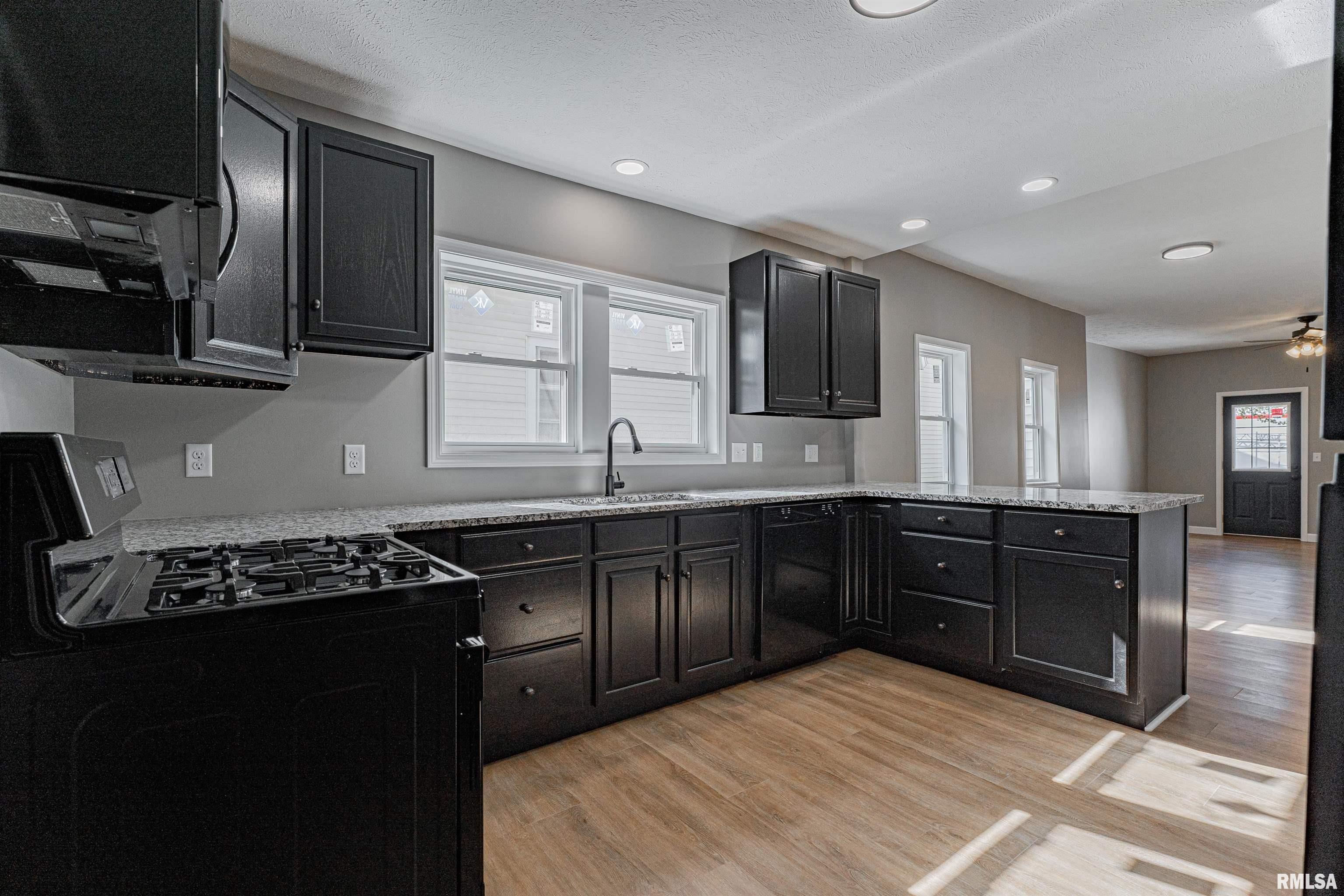514 North Kickapoo Street Lincoln, IL 62656 - Photo 8 of 23 Gallery Image 8
