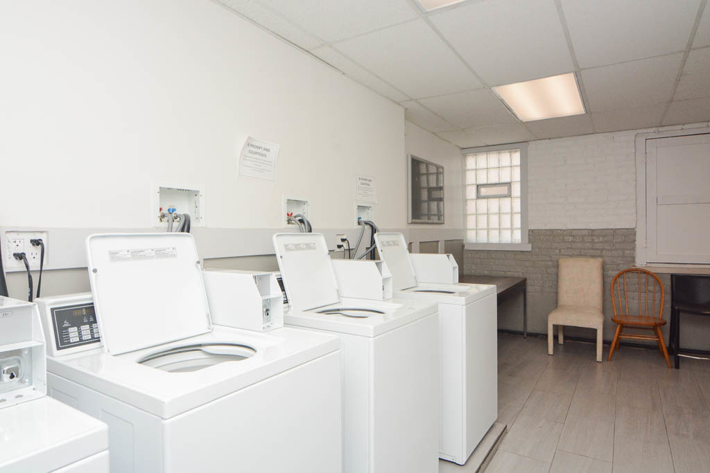 4031 North Kenmore Avenue, Unit 412 Chicago, IL 60613 - Photo 2 of 2