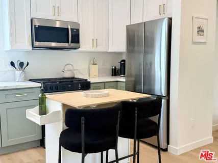 $1,648,900 | 2911 South Rimpau Boulevard, Unit 2909, Los Angeles, CA 90016