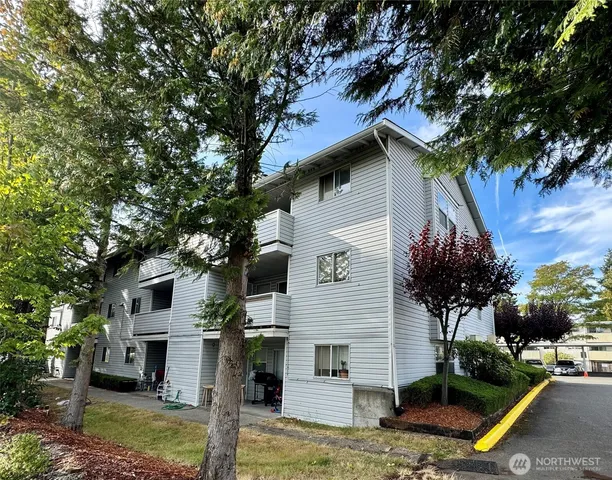 $6,000,000 | 13232 Ambaum Boulevard Southwest, Burien, WA 98146