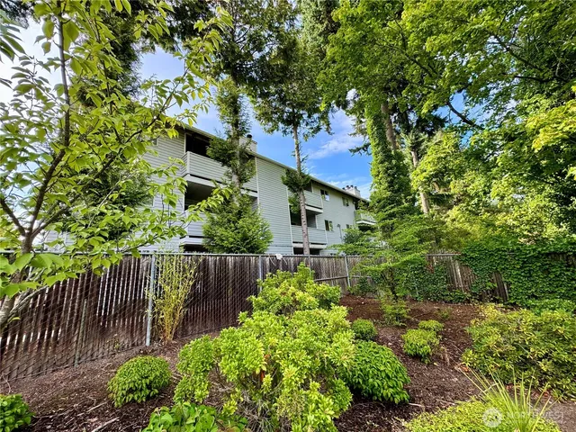 $6,000,000 | 13232 Ambaum Boulevard Southwest, Burien, WA 98146