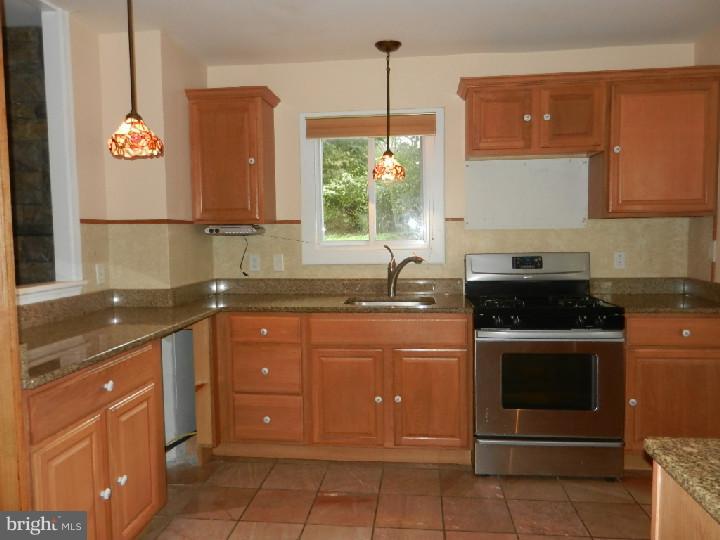2062 Matson Circle Villanova, PA 19085 - Photo 5 of 9 Kitchen