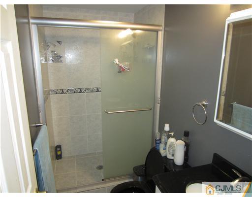 12 Mc Ginnis Road Edison, NJ 08817 - Photo 11 of 18 Gallery Image 11