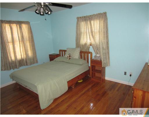 12 Mc Ginnis Road Edison, NJ 08817 - Photo 13 of 18 Gallery Image 13