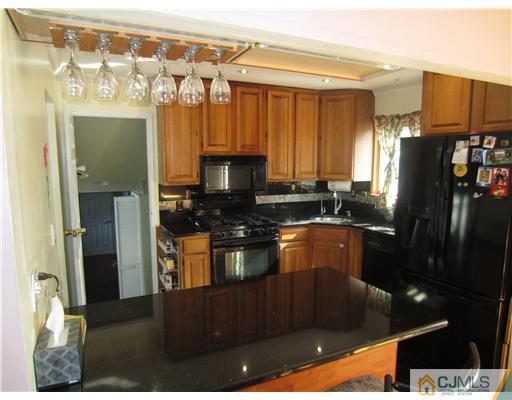 12 Mc Ginnis Road Edison, NJ 08817 - Photo 7 of 18 Gallery Image 7