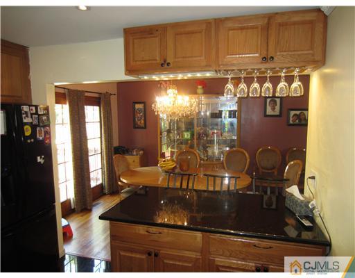 12 Mc Ginnis Road Edison, NJ 08817 - Photo 8 of 18 Gallery Image 8