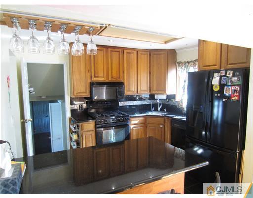 12 Mc Ginnis Road Edison, NJ 08817 - Photo 9 of 18 Gallery Image 9