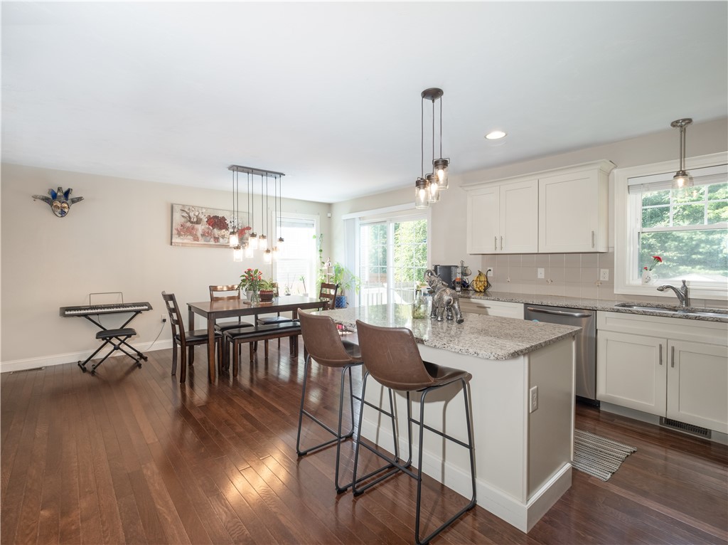 41 Hickory Road Cumberland, RI 02864 - Photo 9 of 33 Gallery Image 9