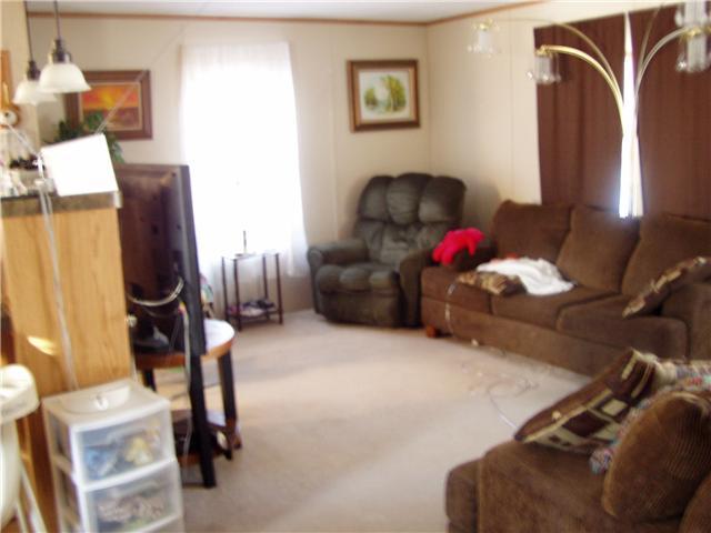 304 Ridgeview Drive Circleville, OH 43113 - Photo 3 of 9