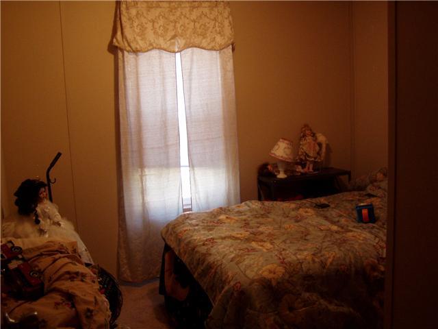 304 Ridgeview Drive Circleville, OH 43113 - Photo 7 of 9
